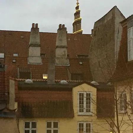 Two Story Apartment In Charming Christianshavn *
