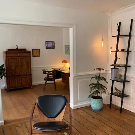 Two Story Apartment In Charming Christianshavn كوبنهاجن