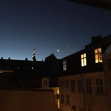 Two Story Apartment In Charming Christianshavn *