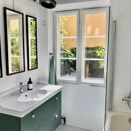 Two Story Apartment In Charming Christianshavn *
